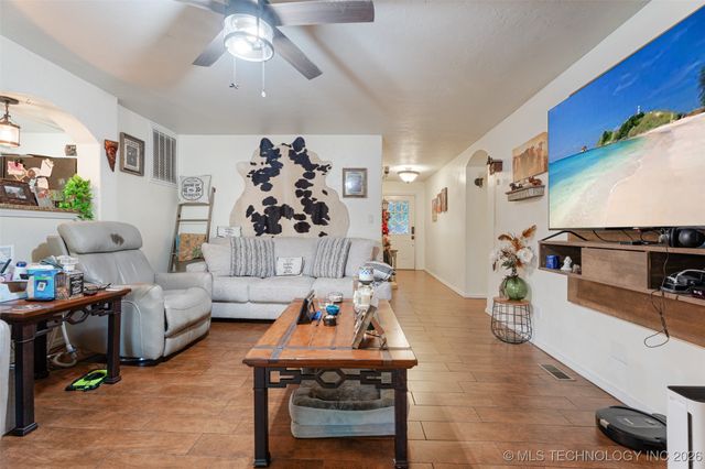 62820 E 312 Road, Grove, OK 74344