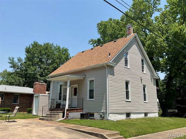 720 ZSCHOKKE Street, Highland, IL 62249