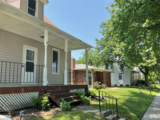 720 ZSCHOKKE Street, Highland, IL 62249
