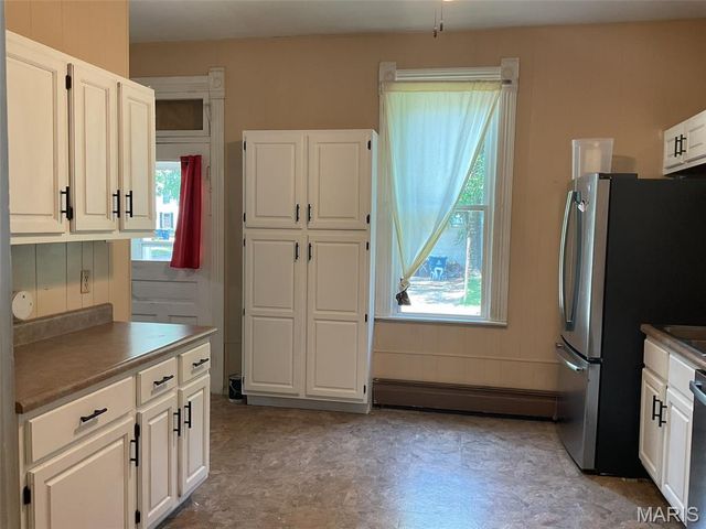 720 ZSCHOKKE Street, Highland, IL 62249