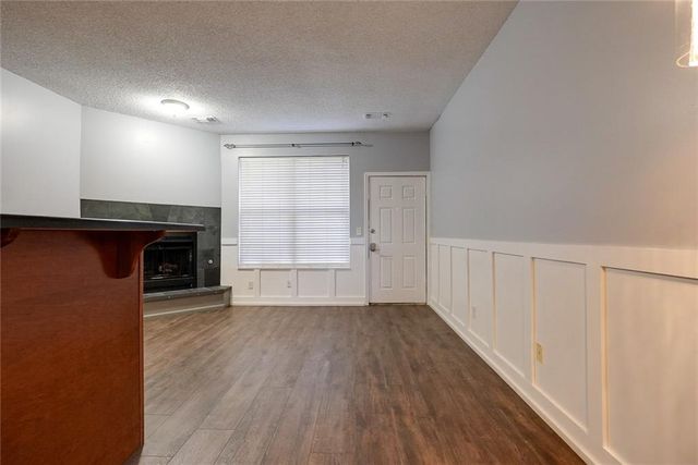 909 W 41st Place, Kansas City, MO 64111