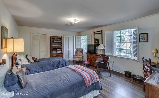 4018 Eastwood Place, Jackson, MS 39211