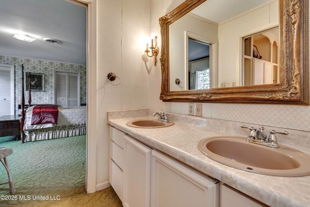 4018 Eastwood Place, Jackson, MS 39211
