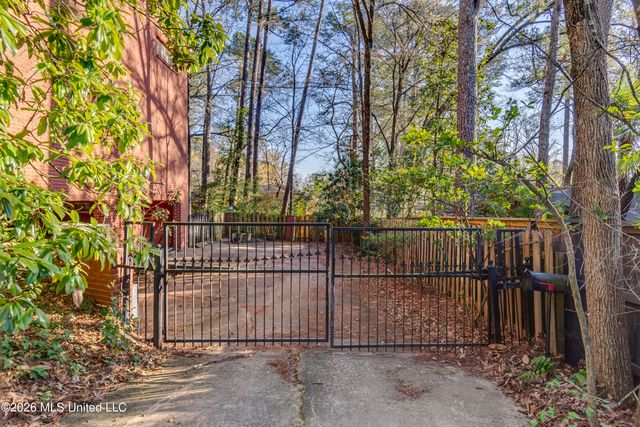 4018 Eastwood Place, Jackson, MS 39211