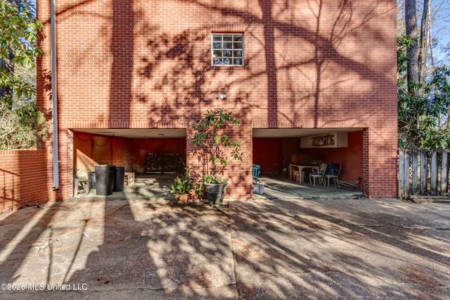 4018 Eastwood Place, Jackson, MS 39211