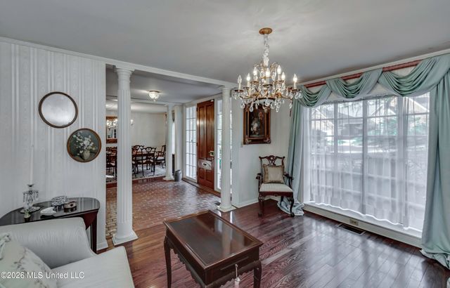 4018 Eastwood Place, Jackson, MS 39211