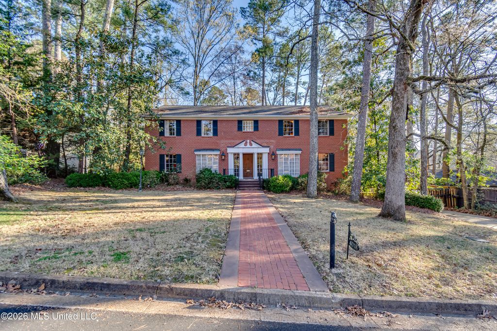 4018 Eastwood Place, Jackson, MS 39211