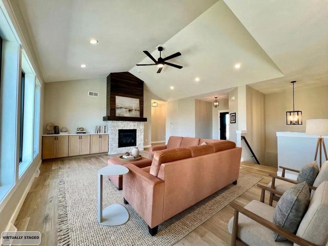 1813 Arbor Ridge Way, Janesville, WI 53548