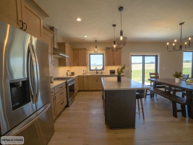 1813 Arbor Ridge Way, Janesville, WI 53548