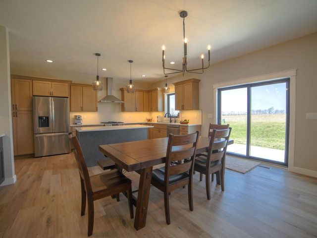 1813 Arbor Ridge Way, Janesville, WI 53548