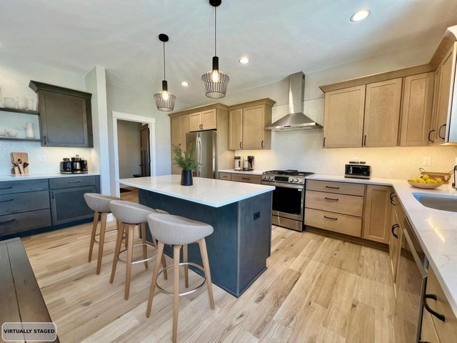 1813 Arbor Ridge Way, Janesville, WI 53548