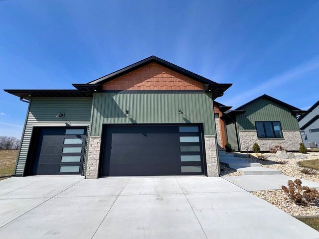 1813 Arbor Ridge Way, Janesville, WI 53548