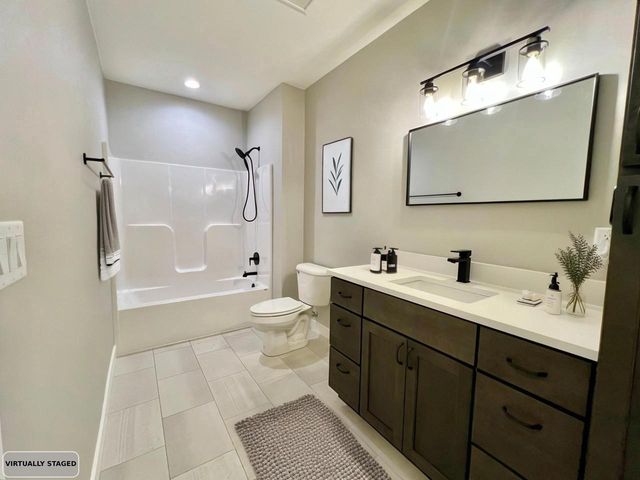 1813 Arbor Ridge Way, Janesville, WI 53548