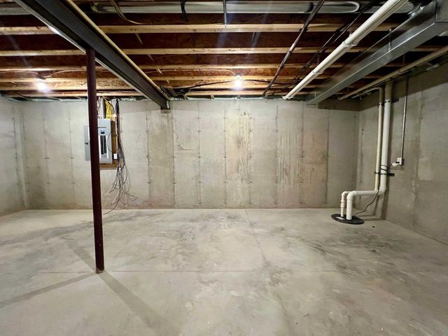 1813 Arbor Ridge Way, Janesville, WI 53548