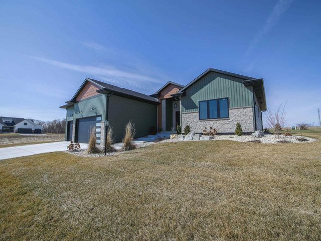 1813 Arbor Ridge Way, Janesville, WI 53548
