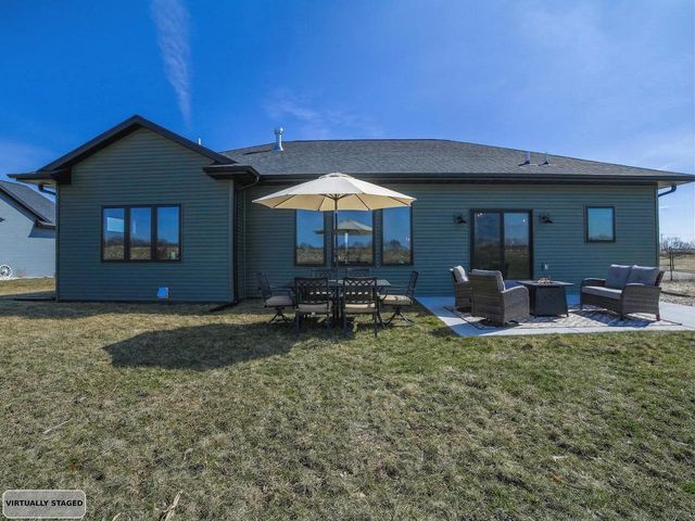 1813 Arbor Ridge Way, Janesville, WI 53548