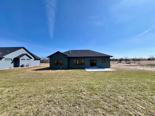 1813 Arbor Ridge Way, Janesville, WI 53548