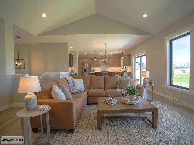 1813 Arbor Ridge Way, Janesville, WI 53548