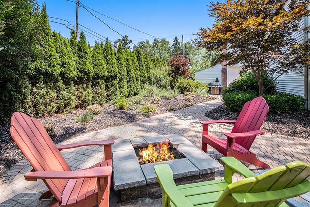 1753 Breton Road, Grand Rapids, MI 49506