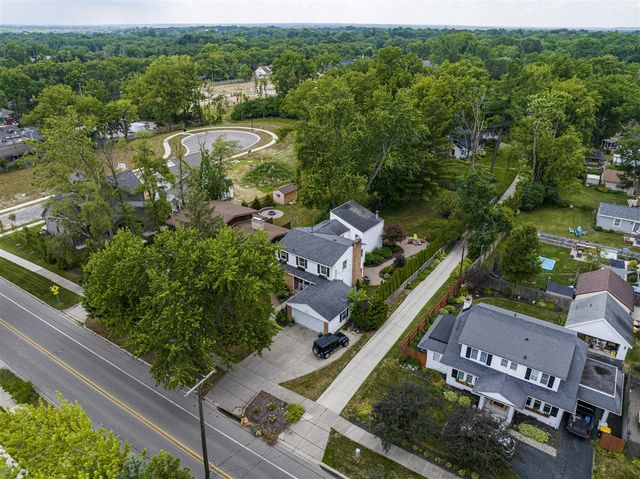 1753 Breton Road, Grand Rapids, MI 49506