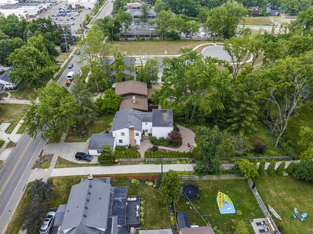 1753 Breton Road, Grand Rapids, MI 49506