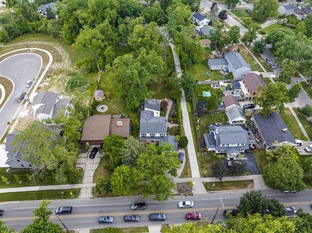 1753 Breton Road, Grand Rapids, MI 49506