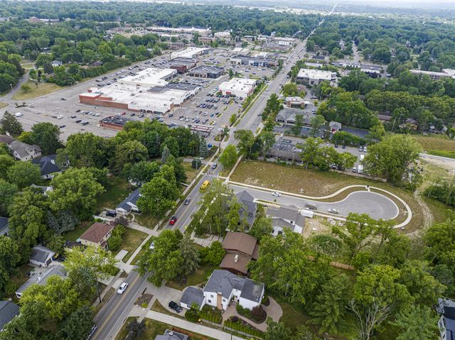 1753 Breton Road, Grand Rapids, MI 49506