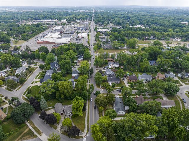 1753 Breton Road, Grand Rapids, MI 49506