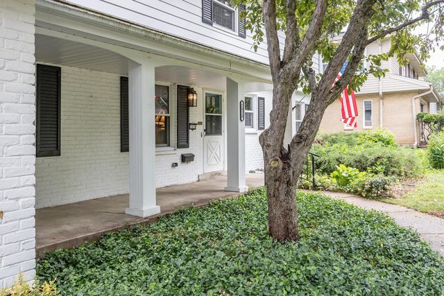 2828 N 122nd STREET, Wauwatosa, WI 53222