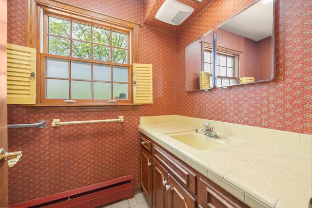 2828 N 122nd STREET, Wauwatosa, WI 53222
