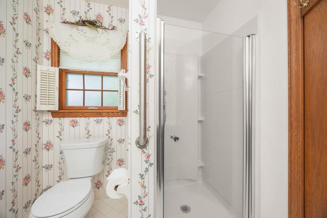 2828 N 122nd STREET, Wauwatosa, WI 53222