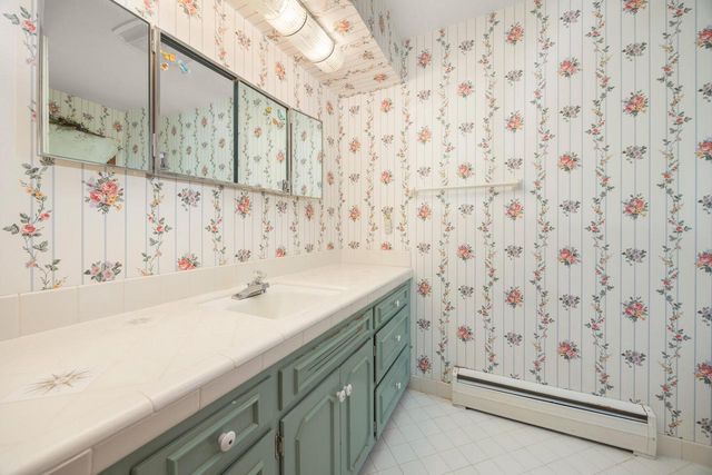2828 N 122nd STREET, Wauwatosa, WI 53222
