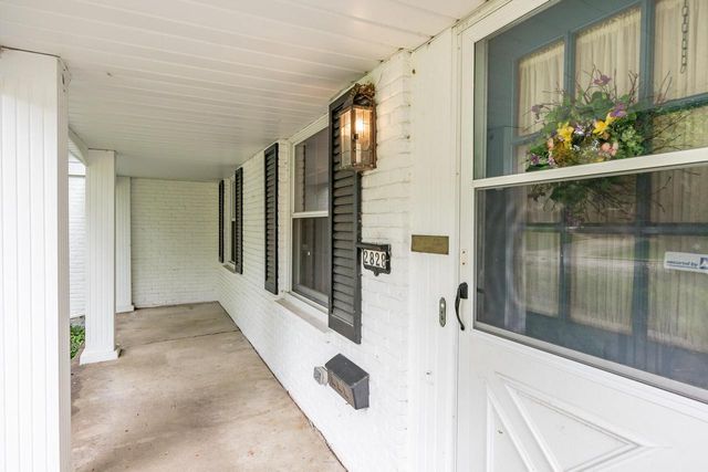 2828 N 122nd STREET, Wauwatosa, WI 53222
