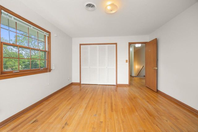 2828 N 122nd STREET, Wauwatosa, WI 53222