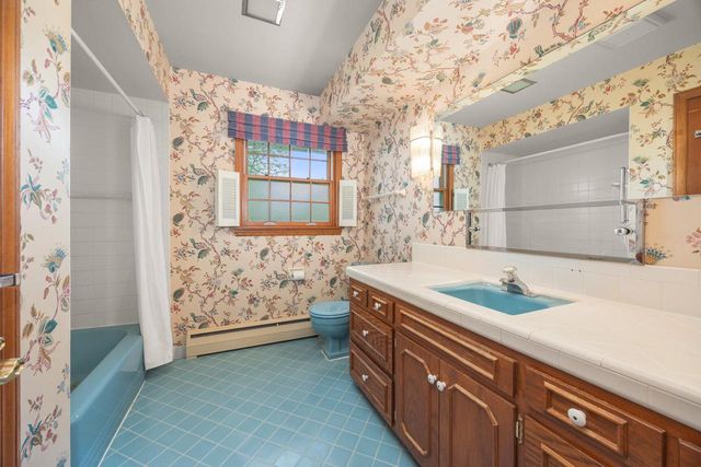 2828 N 122nd STREET, Wauwatosa, WI 53222