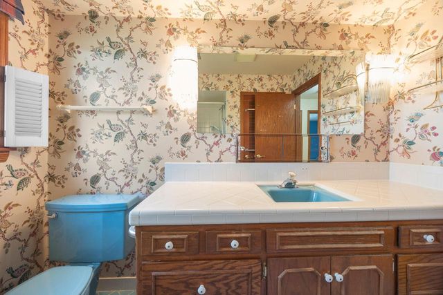 2828 N 122nd STREET, Wauwatosa, WI 53222