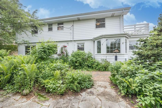 2828 N 122nd STREET, Wauwatosa, WI 53222