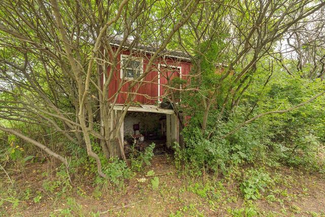 W5102 CARNEY ROAD, Hilbert, WI 54129