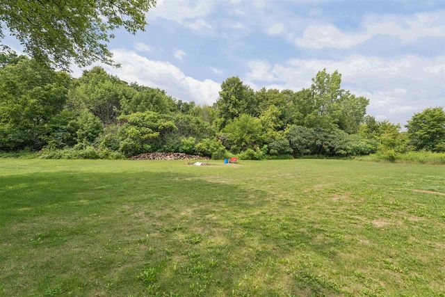 W5102 CARNEY ROAD, Hilbert, WI 54129