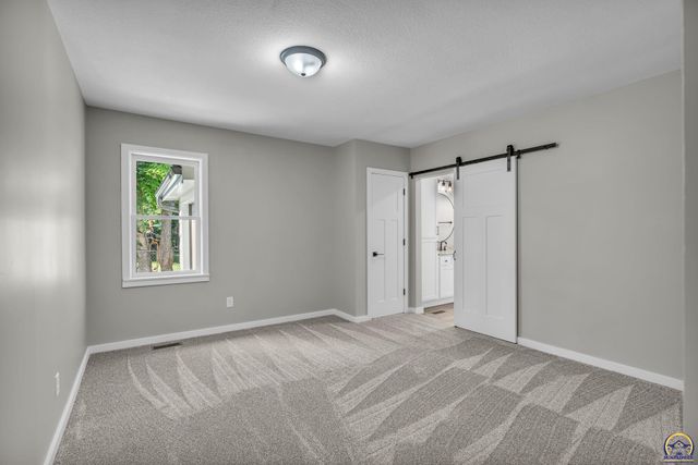 1900 SW Fairlawn RD, Topeka, KS 66604