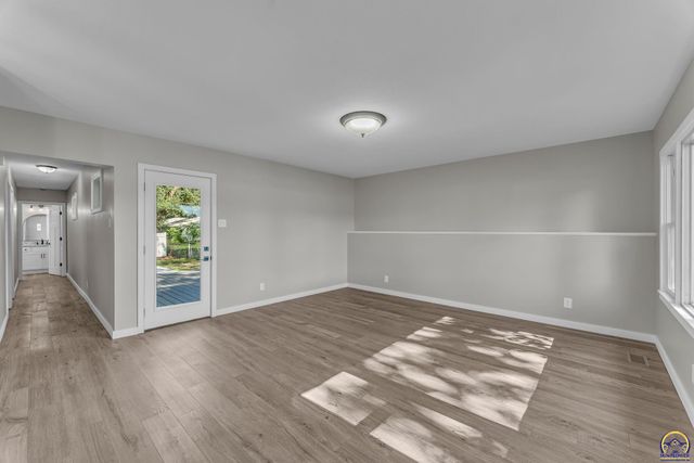 1900 SW Fairlawn RD, Topeka, KS 66604