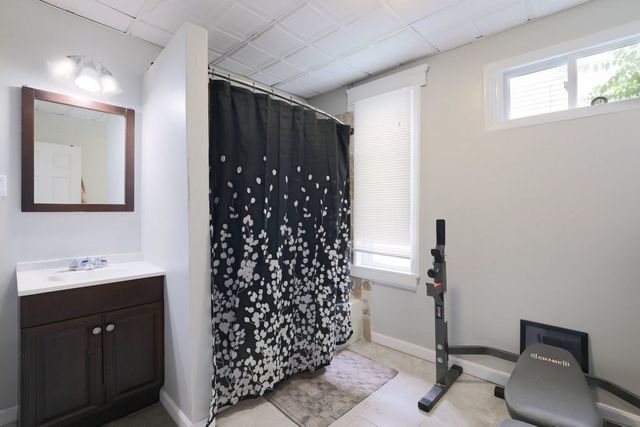 165 Ingleside Ave, Worcester, MA 01604