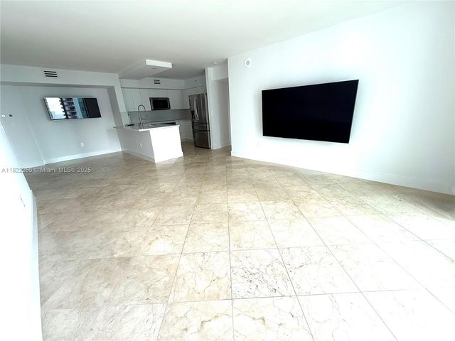 1155 Brickell Bay Dr 1703, Miami, FL 33131
