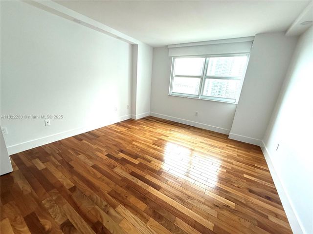 1155 Brickell Bay Dr 1703, Miami, FL 33131