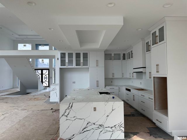 24029 185TH Street, Pleasant Valley, IA 52722