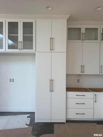 24029 185TH Street, Pleasant Valley, IA 52722