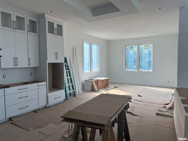 24029 185TH Street, Pleasant Valley, IA 52722