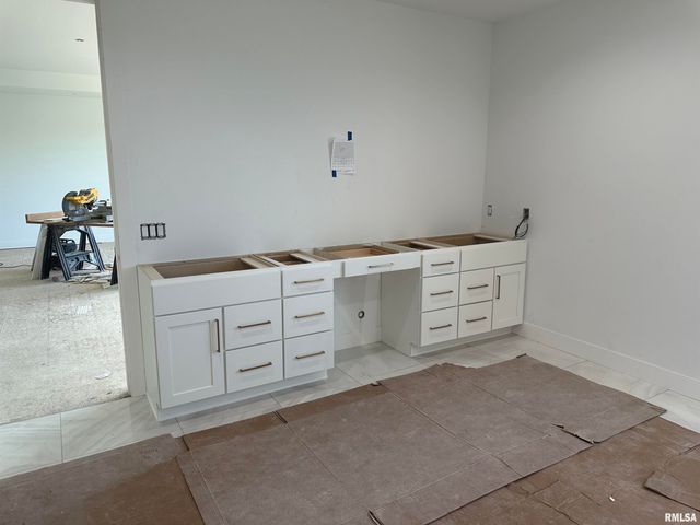 24029 185TH Street, Pleasant Valley, IA 52722