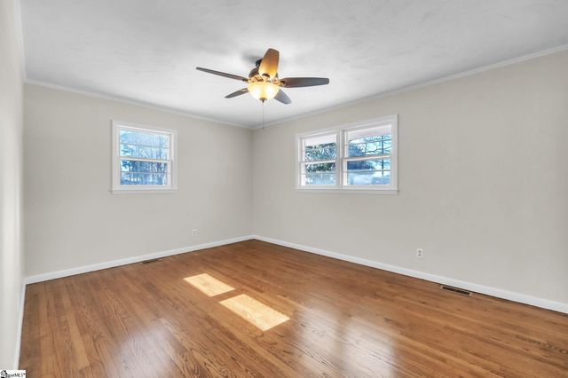 136 Crestview Drive, Cowpens, SC 29330