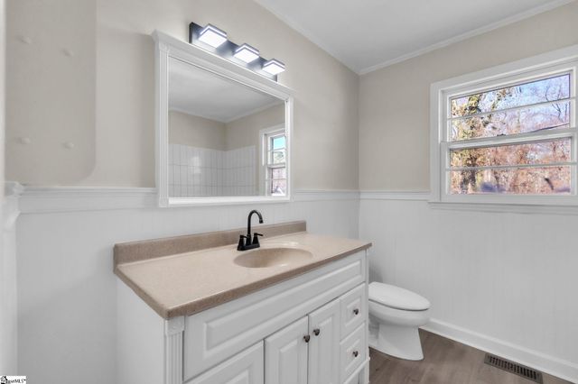 136 Crestview Drive, Cowpens, SC 29330